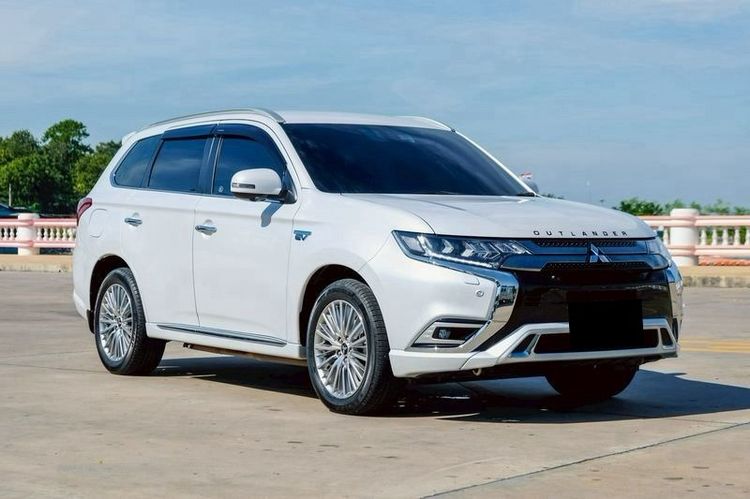 Mitsubishi Outlander 2021 Phev 2.4 GT Premium 4WD Utility-car ปลั๊กอินไฮบริด (PHEV) เกียร์อัตโนมัติ ขาว รูปที่ 3