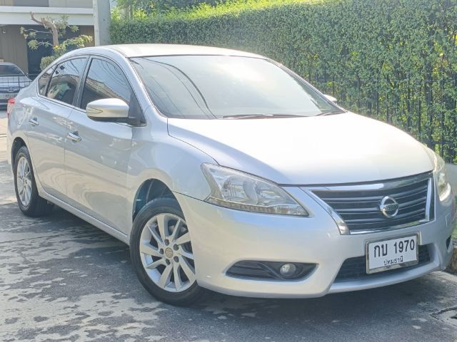 รถ Nissan Sylphy 1.8 V สี เทา