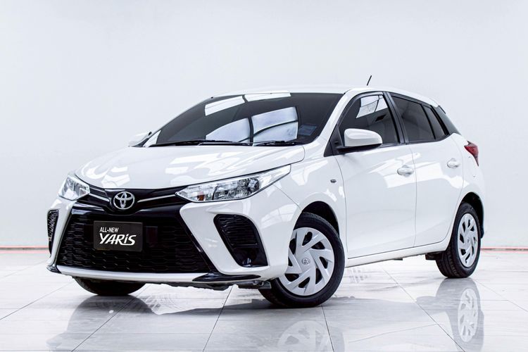 รถ Toyota Yaris 1.2 Entry สี ขาว
