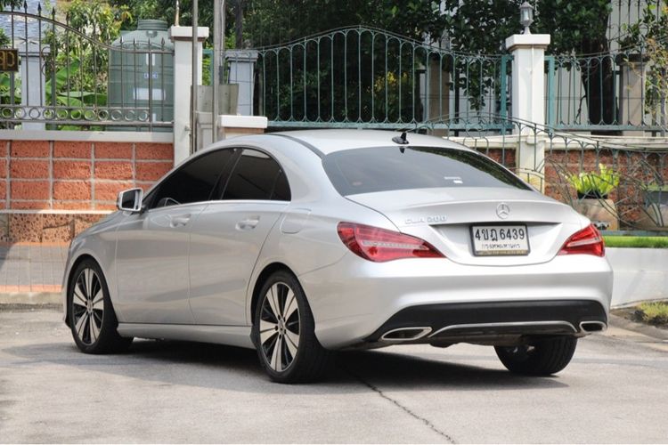Mercedes-Benz CLA-Class 2018 CLA200 Sedan เบนซิน เกียร์อัตโนมัติ เงิน รูปที่ 3