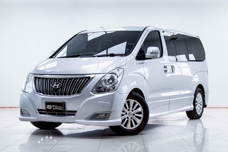 รถ Hyundai Grand Starex 2.5 VIP สี เทา