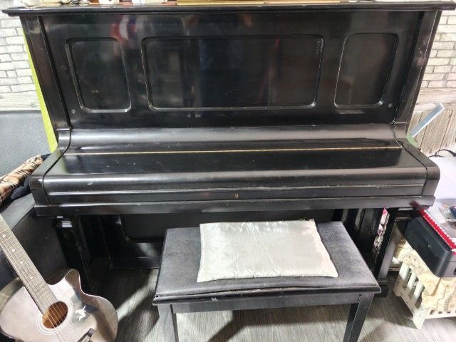 เปียโน อัพไรท์ Kawai NO.350  รูปที่ 3