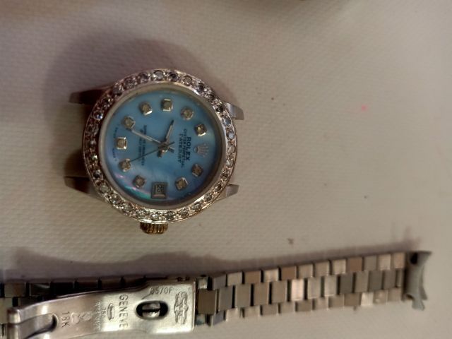 นาฬิกาแบรนด์หน้าปัดล้อมเพชร รูปที่ 3