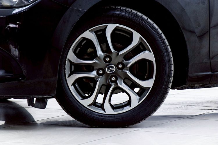 Mazda Mazda 2 2017 1.5 XD Sports Sedan ดีเซล ไม่ติดแก๊ส เกียร์อัตโนมัติ ดำ รูปที่ 4