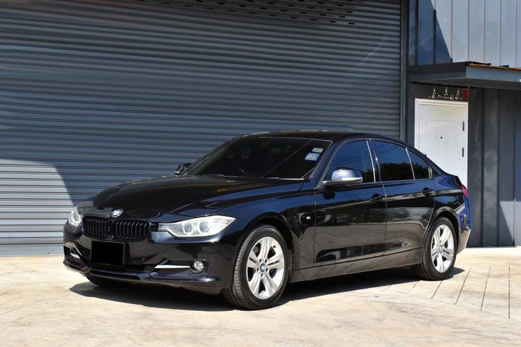 รถ BMW Series 3 320d สี ดำ