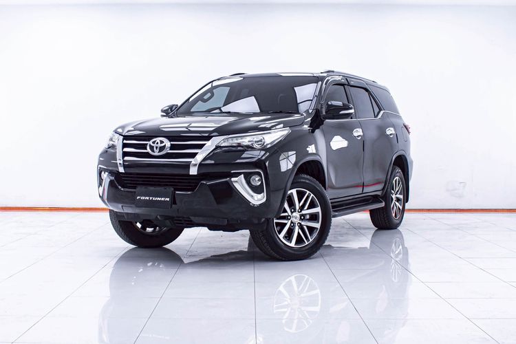 รถ Toyota Fortuner 2.7 V สี ดำ