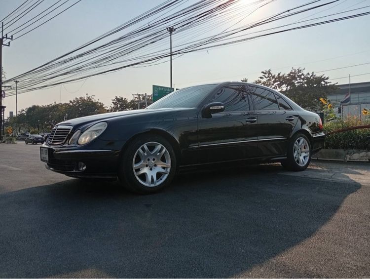 Mercedes-Benz E-Class 2005 E240 Sedan เบนซิน ไม่ติดแก๊ส เกียร์อัตโนมัติ ดำ รูปที่ 2