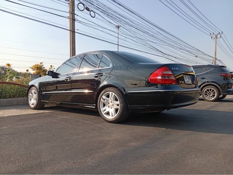 Mercedes-Benz E-Class 2005 E240 Sedan เบนซิน ไม่ติดแก๊ส เกียร์อัตโนมัติ ดำ รูปที่ 4