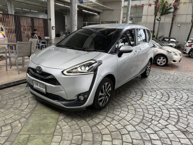 Toyota Sienta 2020 1.5 V Utility-car เบนซิน เกียร์อัตโนมัติ บรอนซ์เงิน รูปที่ 3
