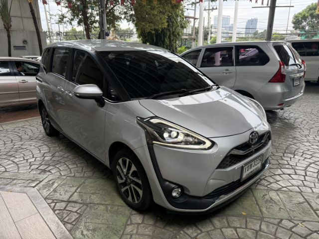 Toyota Sienta 2020 1.5 V Utility-car เบนซิน เกียร์อัตโนมัติ บรอนซ์เงิน