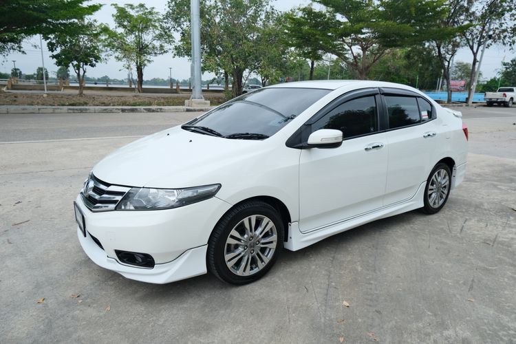 Honda City 2013 1.5 Sv i-VTEC Sedan เบนซิน ไม่ติดแก๊ส เกียร์อัตโนมัติ ขาว รูปที่ 3