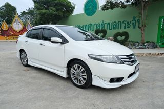 Honda CITY 1.5SV ตัวท๊อป สีขาว เบาะหนังสีดำ เกียร์ออโต้ ปี 2013