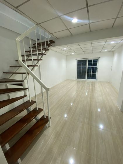 ให้เช่าทาวน์เฮ้าส์ 2 ชั้น รีโนเวทใหม่ (เจ้าของปล่อยเอง) 📍 ซอยคลองลำเจียก 12 แยก 8 – บึงกุ่ม