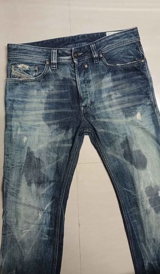 กางเกง Diesel SAFADO
made in ITALY เอวจริง 33 
เป้ายาว 10.7 ยาวจากเป้า 33.5
ปลายขา 8 แต่งเซอร์สวย 
ผ้าไม่ยืด