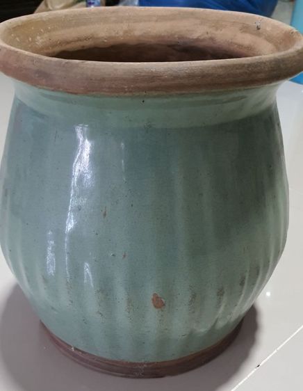 โถพลูโบราณ สีเขียว (มีตำหนิเล็กน้อยตามรูป) , (ซื้อแล้วไม่รับคืนหรือเปลี่ยน) ไม่มีเก็บปลายทาง