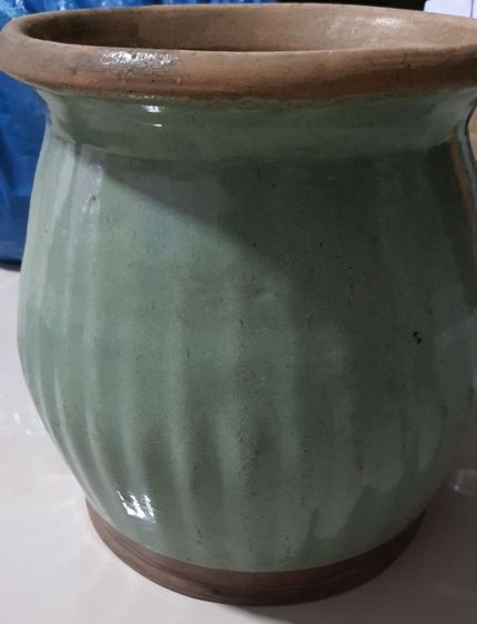 โถพลูโบราณ สีเขียว (มีตำหนิเล็กน้อยตามรูป) , (ซื้อแล้วไม่รับคืนหรือเปลี่ยน) ไม่มีเก็บปลายทาง รูปที่ 3