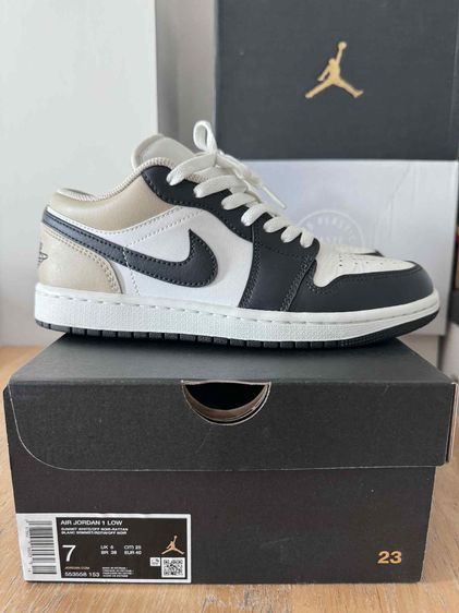 รองเท้าผ้าใบ หนังแท้ UK 6.5 | EU 40 | US 7 ขาว Nike Air Jordan 1 Low ของแท้ สภาพดีมากๆ
