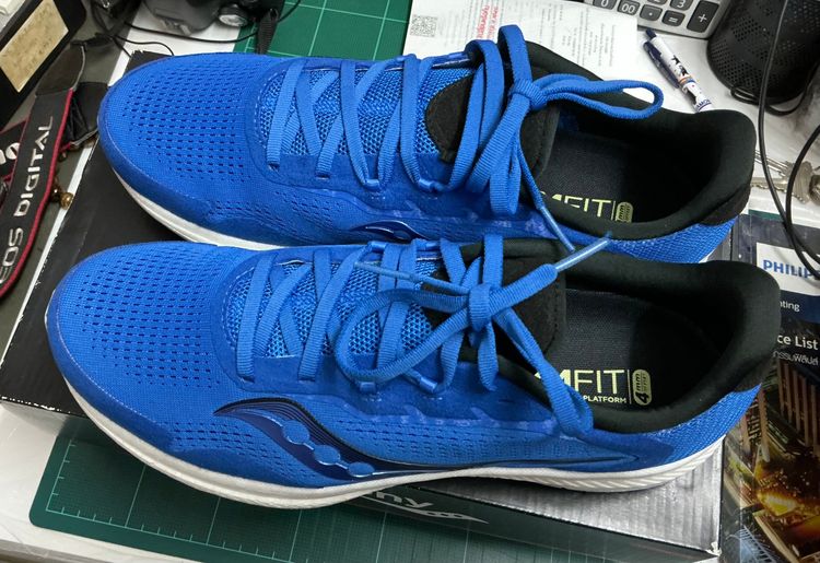 รองเท้าออกกำลังกาย อื่นๆ Saucony Freedom 4 Size 9.5 US ใหม่มากๆ