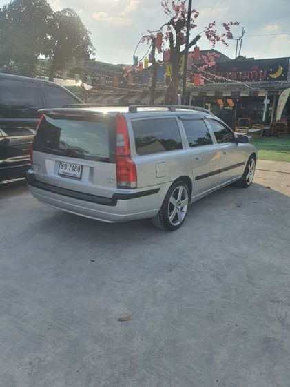 รถ Volvo V70 2.3 XC 4WD สี บรอนซ์เงิน