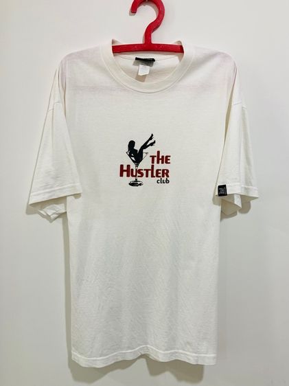 ขาว อื่นๆ แขนสั้น อื่นๆ อื่นๆ เสื้อยืด HUSTLER made in USA 🇺🇸 แท้ 💯 size XL อก 22.5 ยาว 28.5 นิ้ว สภาพดีมาก ทรงสวย ลายสวย เนื้อผ้านิ่มมาก หายากน่าสะสมครับ