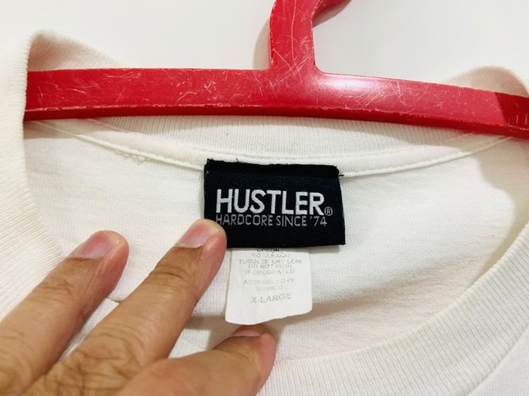 เสื้อยืด HUSTLER made in USA 🇺🇸 แท้ 💯 size XL อก 22.5 ยาว 28.5 นิ้ว สภาพดีมาก ทรงสวย ลายสวย เนื้อผ้านิ่มมาก หายากน่าสะสมครับ รูปที่ 4