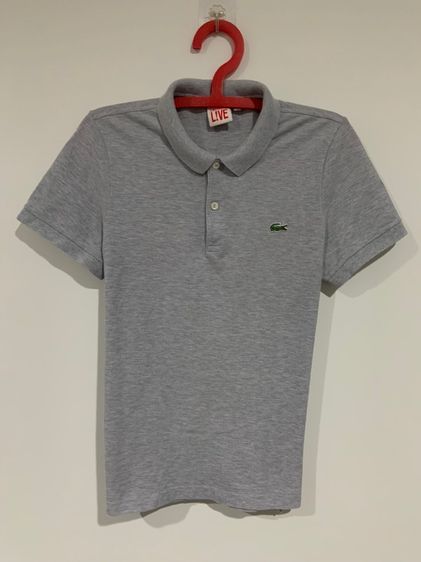 ขาว อื่นๆ แขนสั้น อื่นๆ เสื้อโปโล LACOSTE LIVE แท้ 💯 size 5 วัดจริงขนาด อก 21 ยาว 27 นิ้ว สภาพใหม่มาก ทรงสวย เนื้อผ้าดีมาก  หายากน่าสะสมครับ