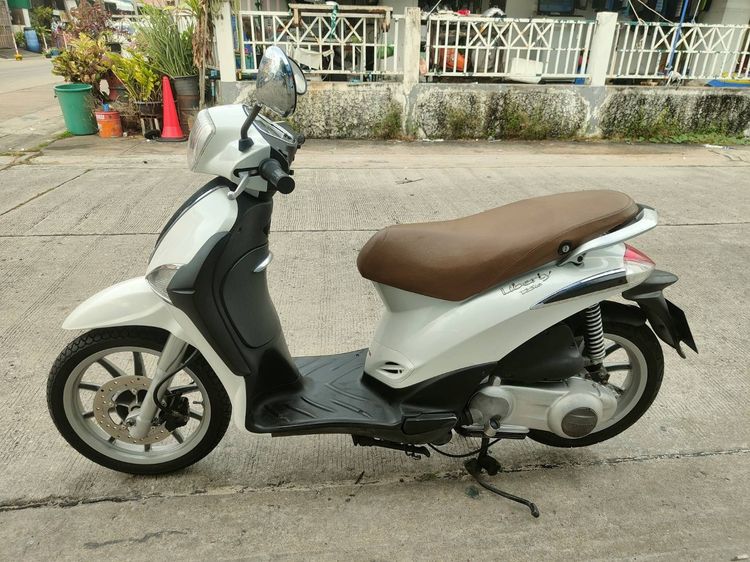 🛵ยังไงก็ขาย Liberty125 ปี54 เครื่องดี สีสวย สตาร์ทมือ(ขายตามสภาพ)  เล่มชุดโอนครบ+เปลี่ยนถ่ายน้ำมันเครื่องฟรี ส่งฟร30กิโล รูปที่ 2