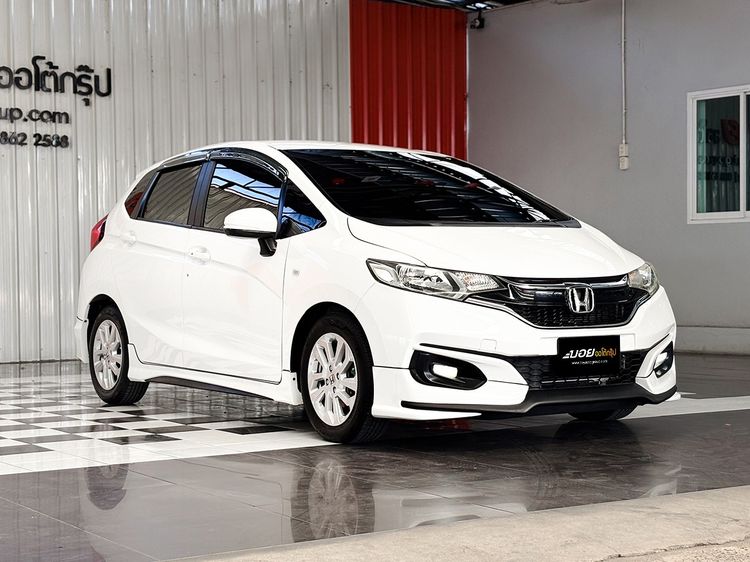 Honda Jazz 2018 1.5 V Sedan เบนซิน ไม่ติดแก๊ส เกียร์อัตโนมัติ ขาว รูปที่ 3