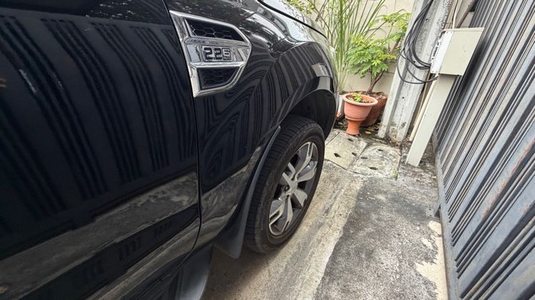 Ford Everest 2018 2.2 Titanium Plus Utility-car ดีเซล ไม่ติดแก๊ส เกียร์อัตโนมัติ ดำ รูปที่ 4