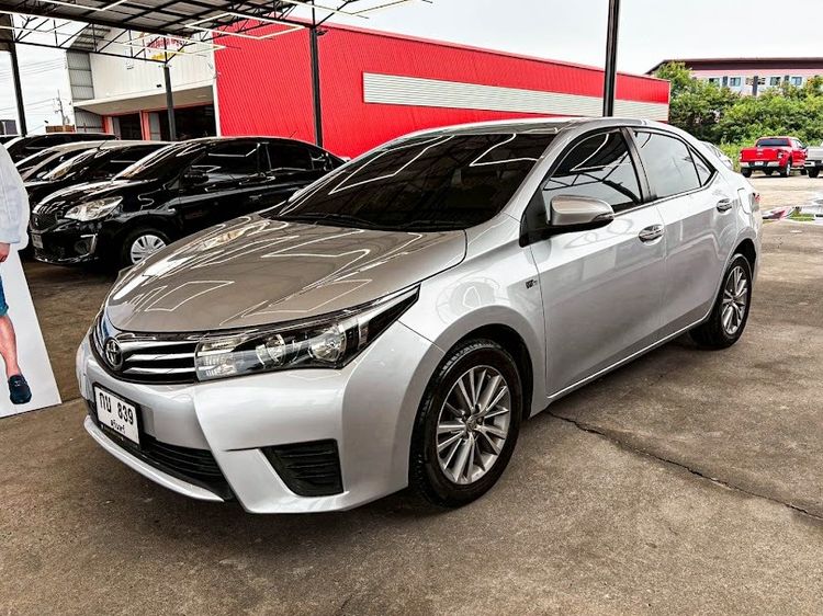 รถ Toyota Altis 1.6 G สี บรอนซ์เงิน