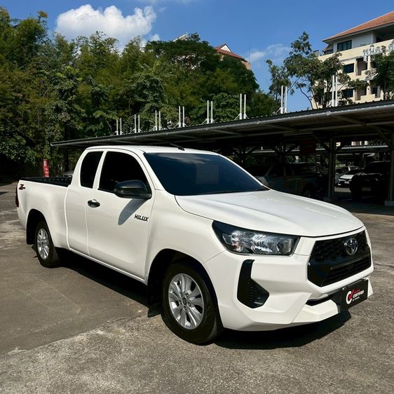 Toyota Hilux Revo 2024 2.4 Z Edition Entry Pickup ดีเซล ไม่ติดแก๊ส เกียร์ธรรมดา ขาว