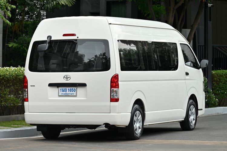 Toyota Commuter 2015 3.0 Van ดีเซล ไม่ติดแก๊ส เกียร์อัตโนมัติ ขาว รูปที่ 4