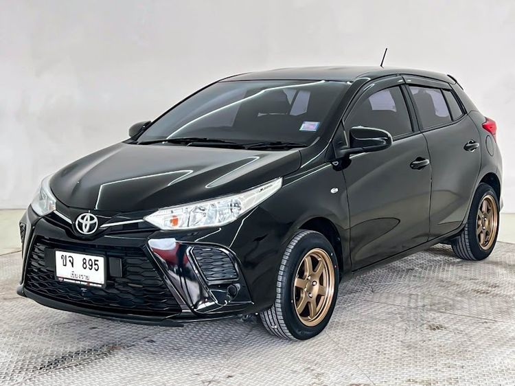 รถ Toyota Yaris 1.2 Entry สี ดำ