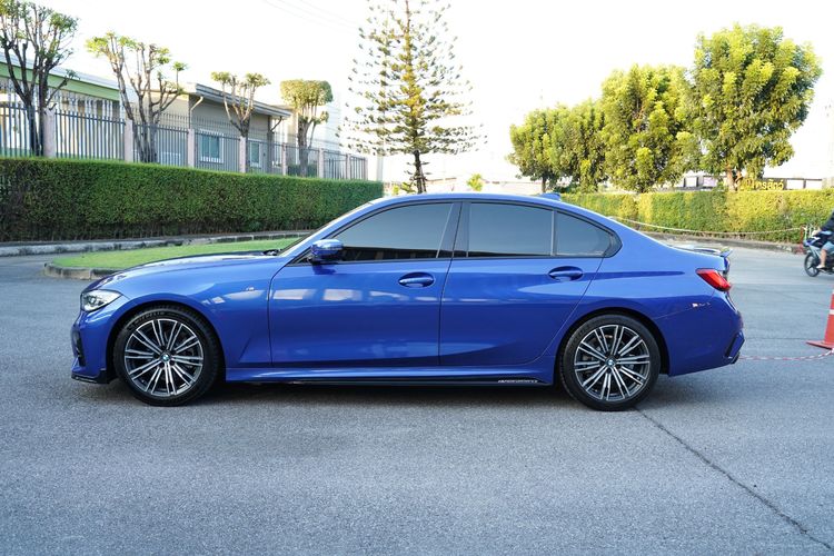 BMW Series 3 2021 320d Sedan ดีเซล เกียร์อัตโนมัติ น้ำเงิน รูปที่ 4