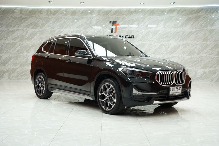 รถ BMW X1 2.0 sDrive20d xLine สี ดำ