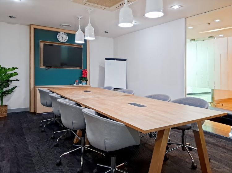 Regus Interchange 21 - ย้ายเข้า Open Office Space พร้อมใช้สำหรับ 10 คน ที่ Regus Interchange 21