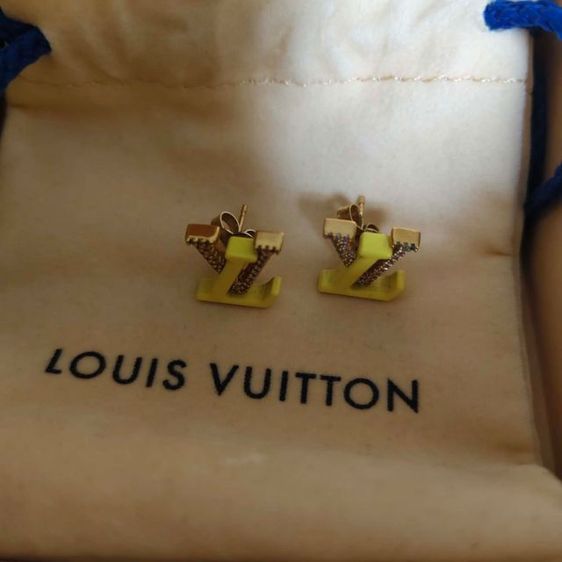 Used​ LV​ earring
