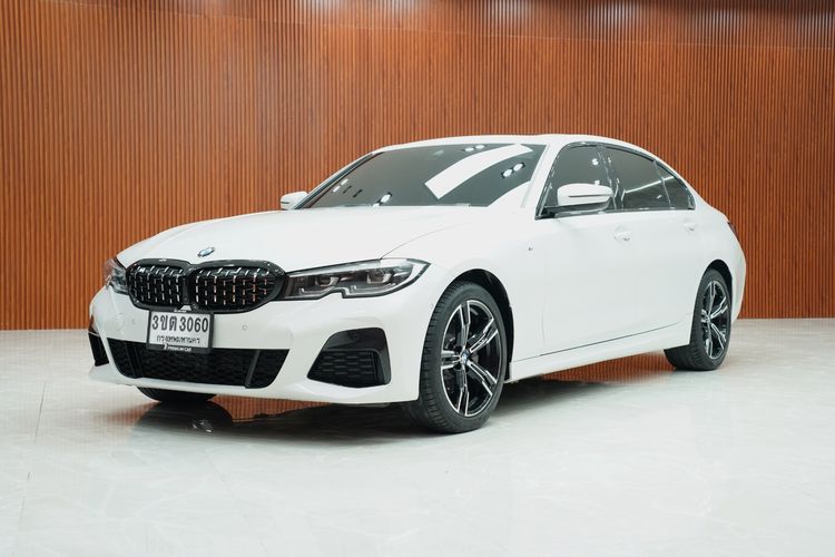 BMW Series 3 2022 330Li Sedan เบนซิน เกียร์อัตโนมัติ ขาว รูปที่ 3