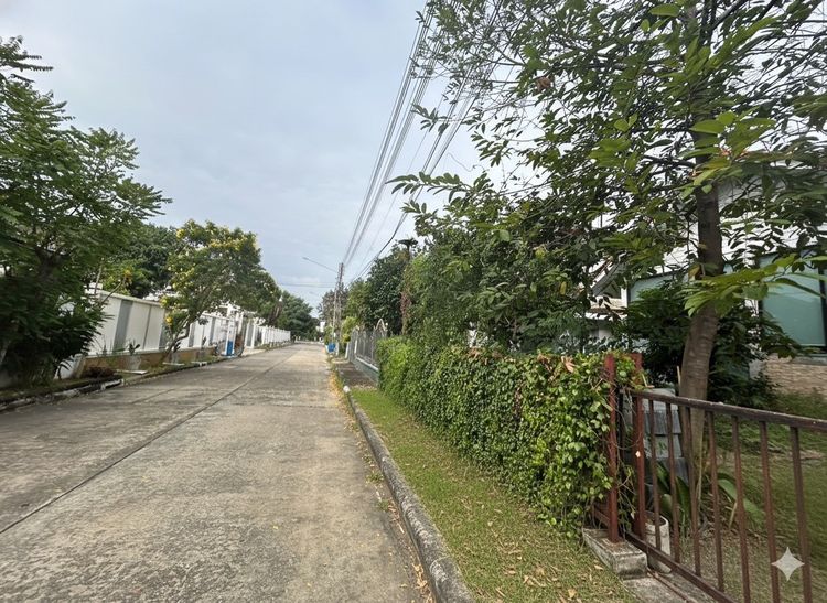 อื่นๆ มีบางส่วน ขายบ้านพร้อมที่ดิน 70 ตรว. ในหมู่บ้าน สราญสิริ- นาวารา คลองสอง คลองหลวง  รูปที่ 2