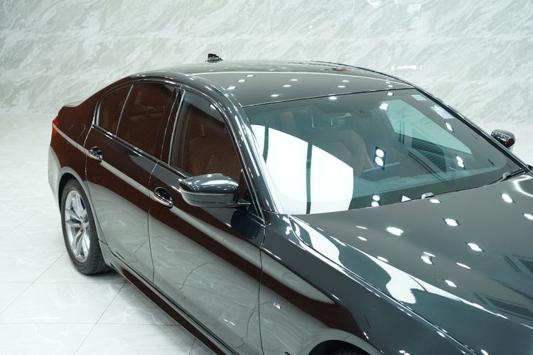 BMW Series 5 2019 520d Sedan ดีเซล เกียร์อัตโนมัติ ดำ รูปที่ 4