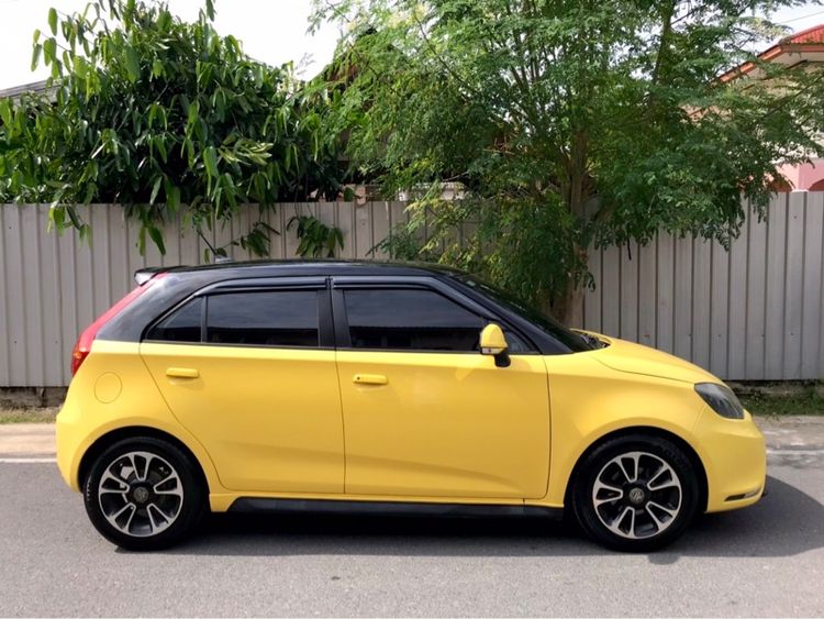 MG MG3 2017 1.5 C Sedan เบนซิน ไม่ติดแก๊ส เกียร์อัตโนมัติ เหลือง รูปที่ 4