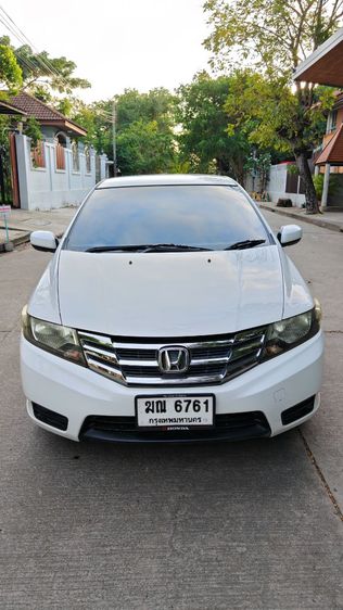รถ Honda City 1.5 V สี ขาว