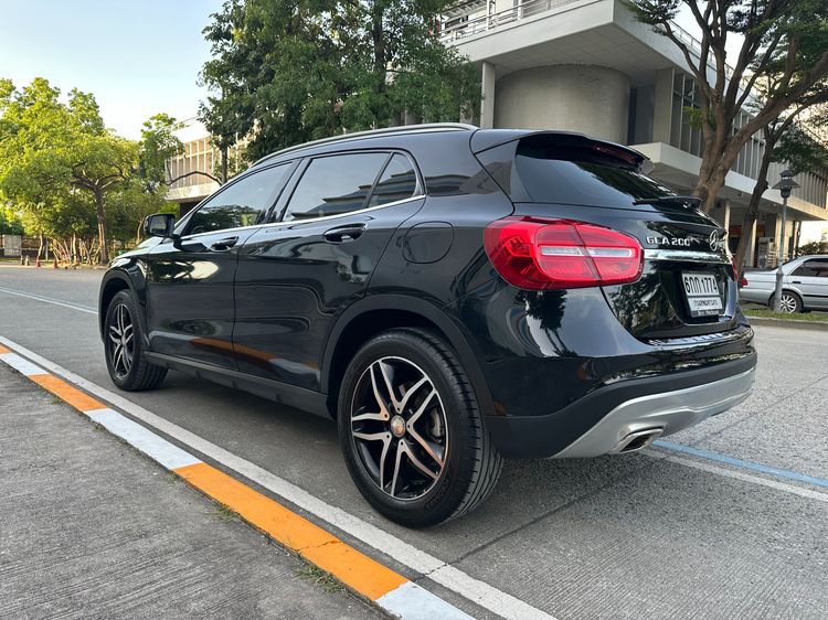 Mercedes-Benz GLA-Class 2017 GLA200 Sedan เบนซิน ไม่ติดแก๊ส เกียร์อัตโนมัติ ดำ รูปที่ 3