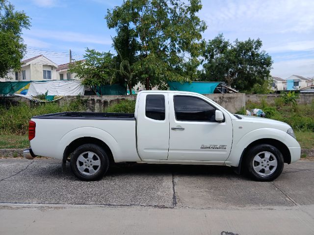 Nissan BIG-M FRONTIER NAVARA 2011 2.5 SE Pickup ดีเซล ไม่ติดแก๊ส เกียร์ธรรมดา ขาว รูปที่ 3