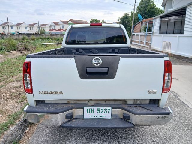 Nissan BIG-M FRONTIER NAVARA 2011 2.5 SE Pickup ดีเซล ไม่ติดแก๊ส เกียร์ธรรมดา ขาว รูปที่ 4