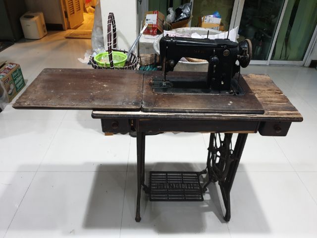จักรเย็บผ้าโบราณ singer วินเทจ เก่าเก็บสมัยคุณยาย 80 กว่าปี
