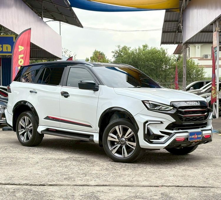 รถ Isuzu MU-X 3.0 Ultimate AT 4WD สี ขาว