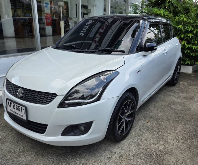 รถ Suzuki Swift 1.25 GLX สี ขาว