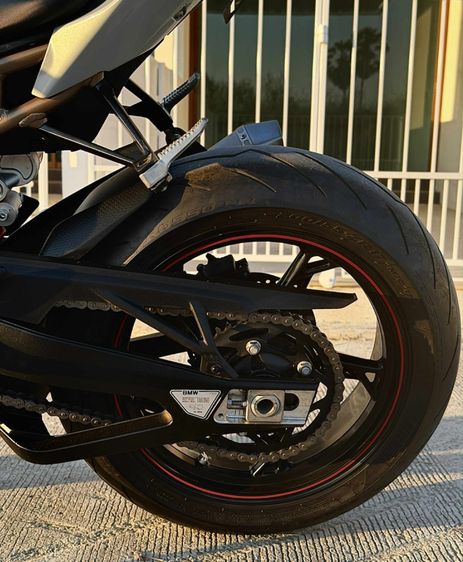 BMW S1000R รูปที่ 13