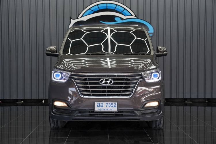 Hyundai H-1 2019 2.5 Deluxe Van ดีเซล เกียร์อัตโนมัติ น้ำตาล รูปที่ 2